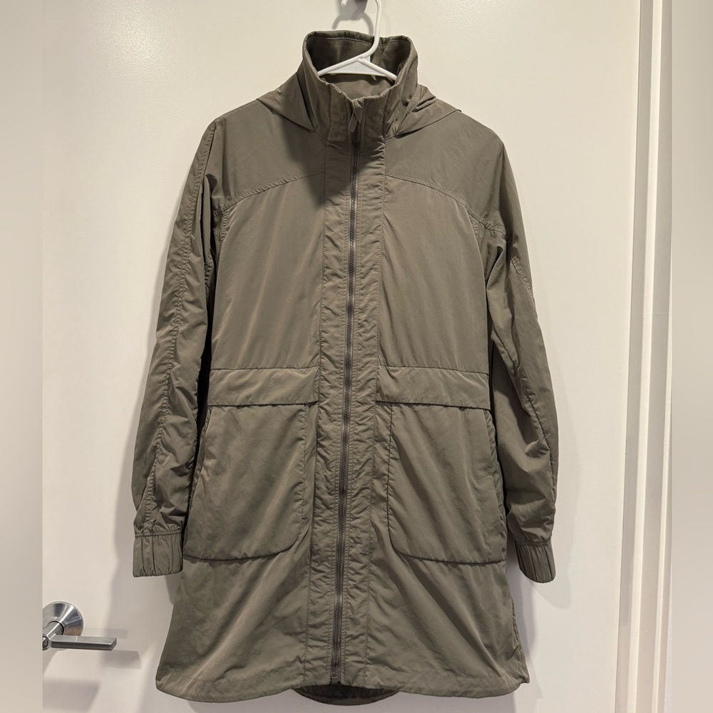 Lululemon jacket with cargo pockets and cinch waist